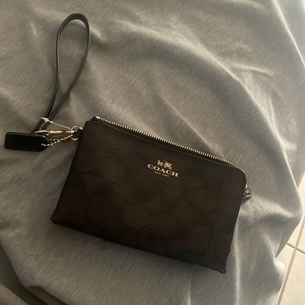 Coach wristlet wallet